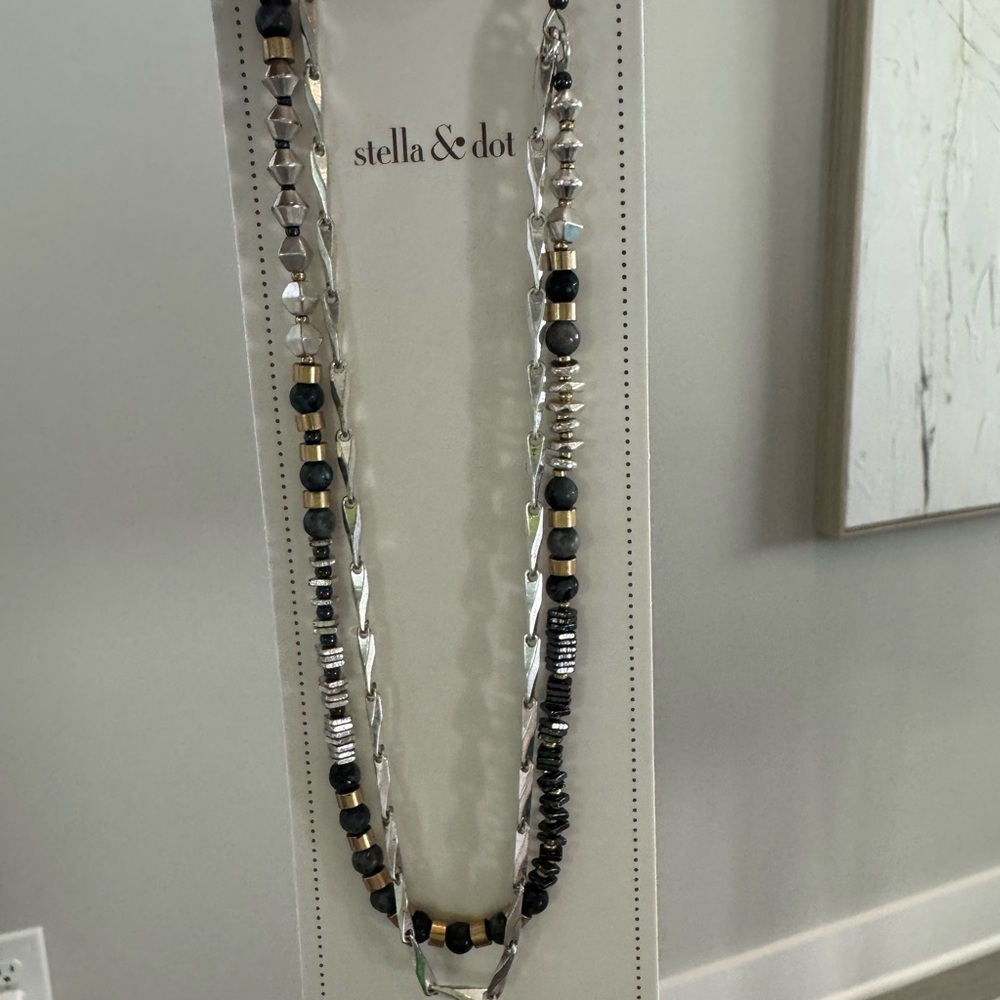 Stella & Dot Amelie Lariat Necklace